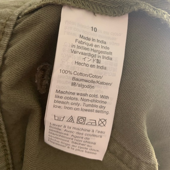 Green wide leg cropped khaki pants. Woman’s size 10. - Picture 5 of 5